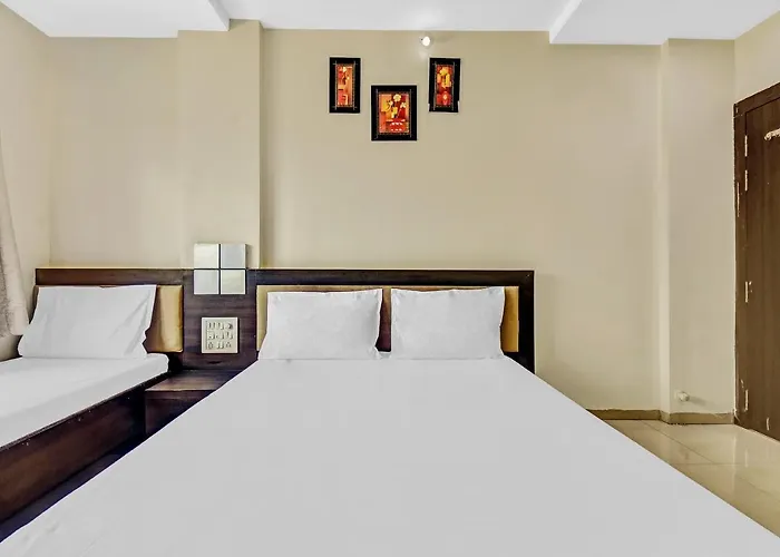 Spot On 85825 Hotel Sai Suman Executive
