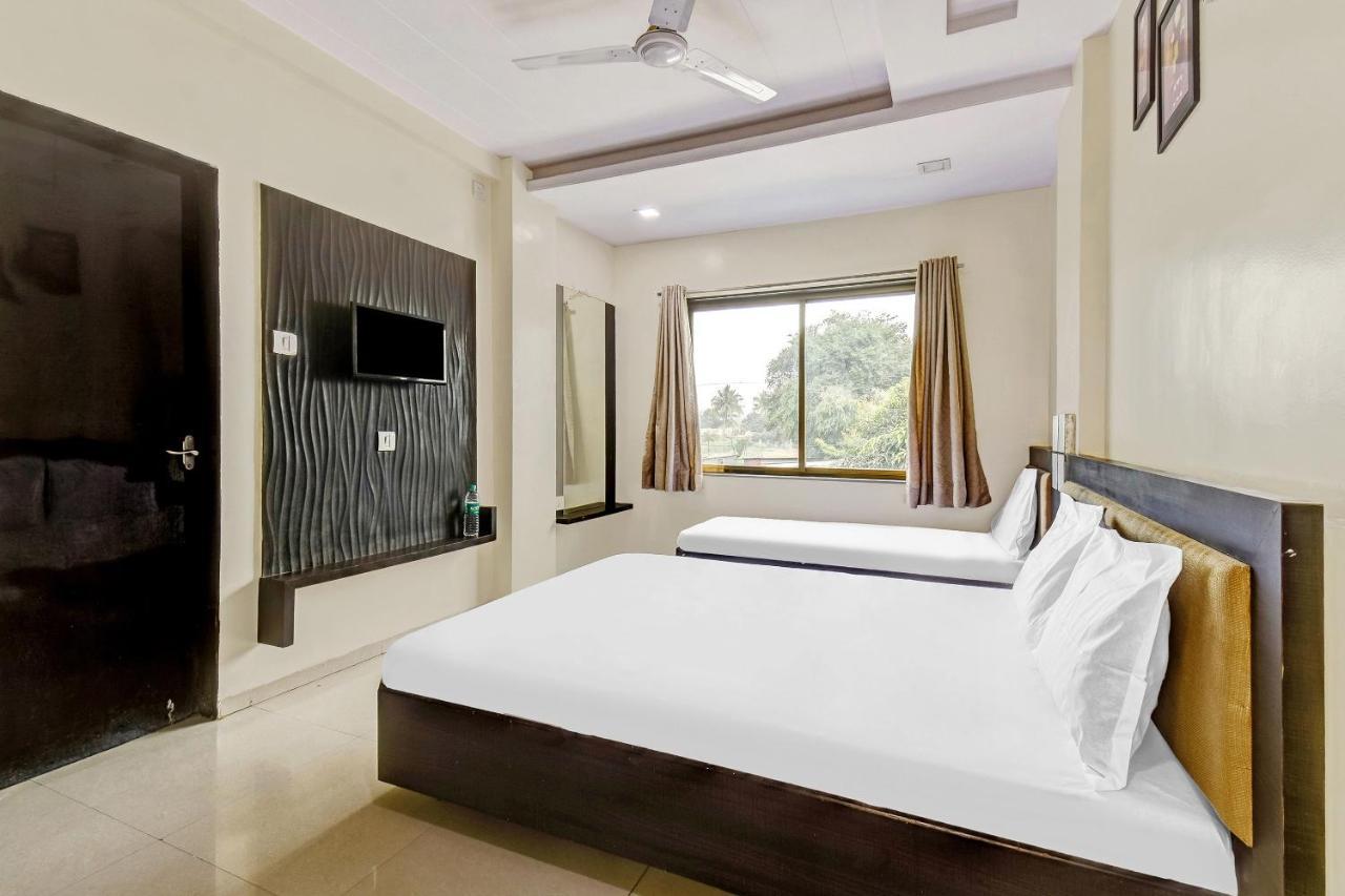 Spot On 85825 Hotel Sai Suman Executive 2* Shirdi