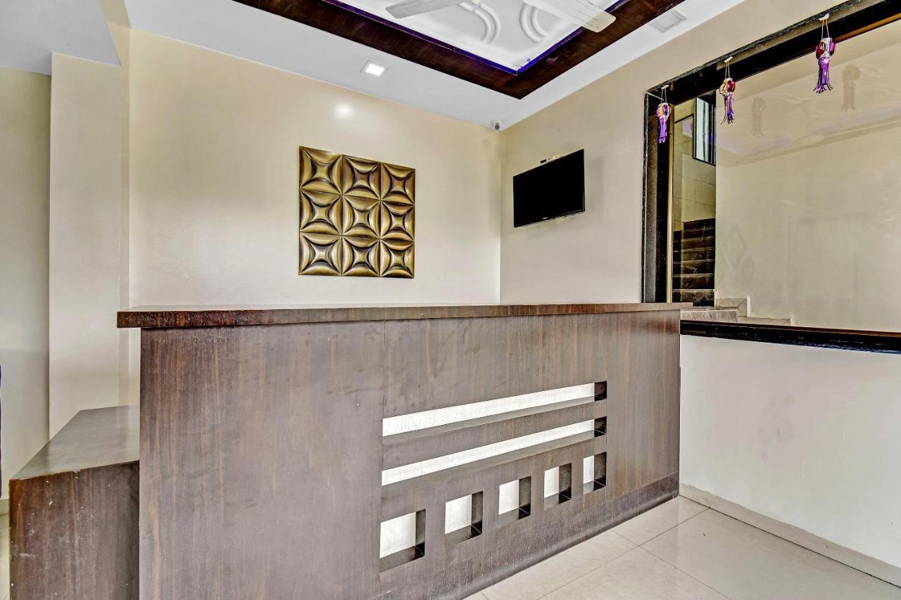 Spot On 85825 Hotel Sai Suman Executive 2*